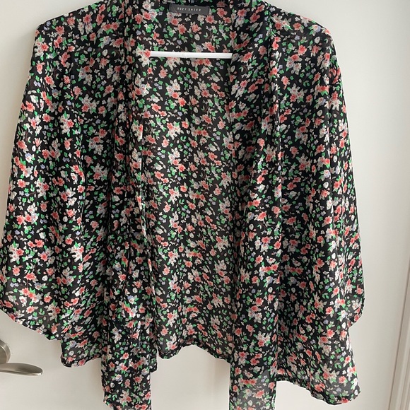Sheer floral patterned kimono - Picture 1 of 5